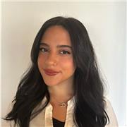 Lezioni di spagnolo per principianti brindato da ragazza argentina